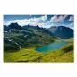 Preview: Kristallklarer, blauer Bergsee umgeben von grünen Hügeln und schneebedeckten Gipfeln, Wasserfall stürzt hinab. Preview: Kristallklarer, blauer Bergsee umgeben von grünen Hügeln und schneebedeckten Gipfeln, Wasserfall stürzt hinab.