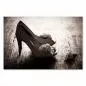 Preview: Elegante Brautschuhe und ein kleiner Brautstrauß liegen auf Holzboden, stilvoll dekoriert. Preview: Elegante Brautschuhe und ein kleiner Brautstrauß liegen auf Holzboden, stilvoll dekoriert.