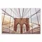 Preview: Blick entlang der Brooklyn Bridge mit amerikanischer Flagge im Hintergrund. Preview: Blick entlang der Brooklyn Bridge mit amerikanischer Flagge im Hintergrund.