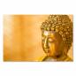 Preview: Nahaufnahme: Goldene Buddha-Statue, friedlicher Gesichtsausdruck, goldener Hintergrund.