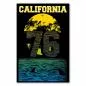 Preview: "California Dreaming" – ein Vintage-Surf-Print mit Palmen, Sonnenuntergang und Meer, perfekt für Surfer. Preview: "California Dreaming" – ein Vintage-Surf-Print mit Palmen, Sonnenuntergang und Meer, perfekt für Surfer.