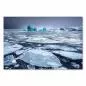Preview: Türkisblaue Eisberge ragen aus dem eisigen Meer - eine beeindruckende Landschaft. Preview: Türkisblaue Eisberge ragen aus dem eisigen Meer - eine beeindruckende Landschaft.