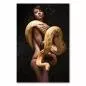 Preview: Eine Frau posiert selbstbewusst mit einer Albino-Python - ein exotisches Motiv, das Schönheit und Gefahr vereint. Preview: Eine Frau posiert selbstbewusst mit einer Albino-Python - ein exotisches Motiv, das Schönheit und Gefahr vereint.