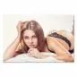 Preview: Frau mit braunem Haar, schwarze Spitze, weißes Bett, verführerischer Blick. Preview: Frau mit braunem Haar, schwarze Spitze, weißes Bett, verführerischer Blick.