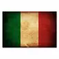 Preview: Italienische Flagge im Vintage-Design: Grün symbolisiert die Hoffnung, Weiß den Glauben und Rot die Liebe. Preview: Italienische Flagge im Vintage-Design: Grün symbolisiert die Hoffnung, Weiß den Glauben und Rot die Liebe.