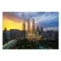 Preview: Petronas Twin Towers, Sonnenuntergang, Skyline von Kuala Lumpur, Park & Wasser. Preview: Petronas Twin Towers, Sonnenuntergang, Skyline von Kuala Lumpur, Park & Wasser.