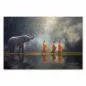 Preview: Drei Mönche in orangefarbenen Gewändern, Elefant hebt Rüssel am See - Ruhe & Spiritualität. Preview: Drei Mönche in orangefarbenen Gewändern, Elefant hebt Rüssel am See - Ruhe & Spiritualität.