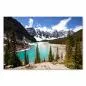 Preview: Moraine Lake in den kanadischen Rocky Mountains strahlt in türkisblauem Wasser, schneebedeckte Gipfel im Hintergrund. Preview: Moraine Lake in den kanadischen Rocky Mountains strahlt in türkisblauem Wasser, schneebedeckte Gipfel im Hintergrund.