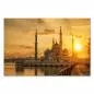 Preview: Morgensonne taucht Moschee in Malaysia in goldenes Licht - magischer Moment. Preview: Morgensonne taucht Moschee in Malaysia in goldenes Licht - magischer Moment.