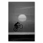 Preview: Ein Mountainbiker springt am Strand vor der untergehenden Sonne - ein dynamisches Motiv voller Freiheit. Preview: Ein Mountainbiker springt am Strand vor der untergehenden Sonne - ein dynamisches Motiv voller Freiheit.