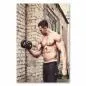 Preview: Ein muskulöser Mann beim Outdoor-Training – Motivation für effektives Hanteltraining! Preview: Ein muskulöser Mann beim Outdoor-Training – Motivation für effektives Hanteltraining!