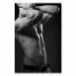 Preview: Ein muskulöser Mann präsentiert seinen durchtrainierten Körper - ein Bild von Kraft und Fitness. Preview: Ein muskulöser Mann präsentiert seinen durchtrainierten Körper - ein Bild von Kraft und Fitness.