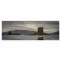 Preview: Malerische Insellandschaft in Schottland mit historischem Schloss, majestätische Berge erheben sich im Hintergrund. Preview: Malerische Insellandschaft in Schottland mit historischem Schloss, majestätische Berge erheben sich im Hintergrund.
