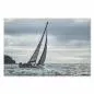 Preview: Ein Segelboot kämpft sich durch die hohen Wellen einer stürmischen See. Die grauen Wolken und das aufgewühlte Wasser vermitteln die Kraft der Natur und die Herausforderungen der Seefahrt. Preview: Ein Segelboot kämpft sich durch die hohen Wellen einer stürmischen See. Die grauen Wolken und das aufgewühlte Wasser vermitteln die Kraft der Natur und die Herausforderungen der Seefahrt.