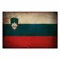Preview: Slowenische Flagge im Vintage-Look: Die Farben Weiß-Blau-Rot stammen vom Wappen der Region Krain. Preview: Slowenische Flagge im Vintage-Look: Die Farben Weiß-Blau-Rot stammen vom Wappen der Region Krain.