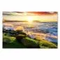 Preview: Sonnenaufgang am Strand, goldenes Licht, grüne Felsen, Wellen. Preview: Sonnenaufgang am Strand, goldenes Licht, grüne Felsen, Wellen.