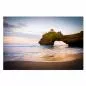 Preview: Ein Tempel auf einer kleinen Insel im Meer, von der untergehenden Sonne in warme Farben getaucht - ein exotisches Motiv. Preview: Ein Tempel auf einer kleinen Insel im Meer, von der untergehenden Sonne in warme Farben getaucht - ein exotisches Motiv.