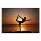 Preview: Frau in Yogapose am Meer, Sonnenuntergang, Ruhe & Stärke. Preview: Frau in Yogapose am Meer, Sonnenuntergang, Ruhe & Stärke.