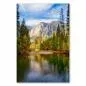Preview: Yosemite Nationalpark: See spiegelt Herbstfarben der Bäume & Granitfelsen wider. Preview: Yosemite Nationalpark: See spiegelt Herbstfarben der Bäume & Granitfelsen wider.