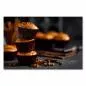 Preview: Drei Muffins, Zimt, Sternanis, dunkler Hintergrund, frisch gebacken. Preview: Drei Muffins, Zimt, Sternanis, dunkler Hintergrund, frisch gebacken.