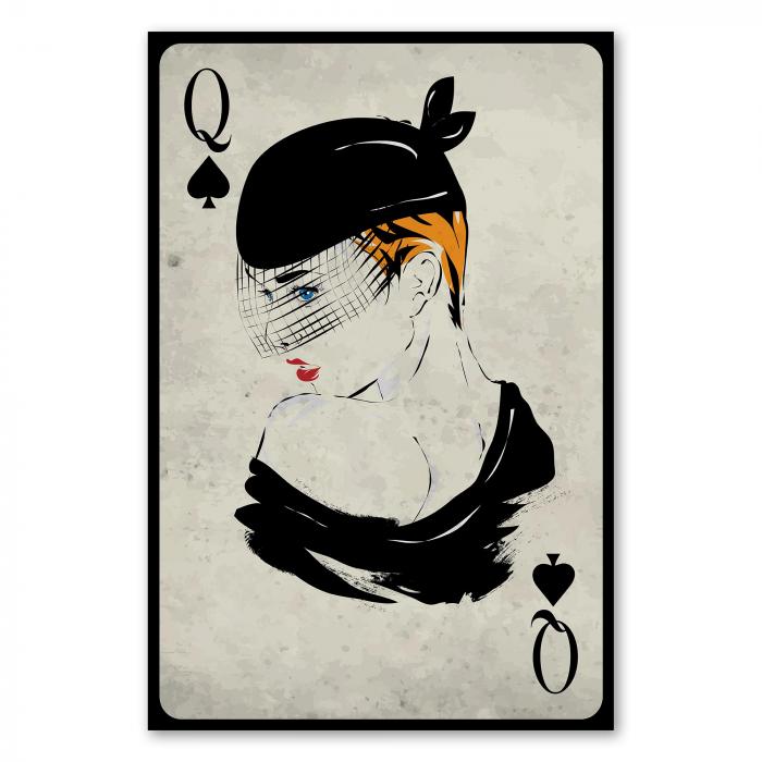 Spielkarte Pik Dame mit wunderschöner Frau im schwarzen Hut mit Schleier.