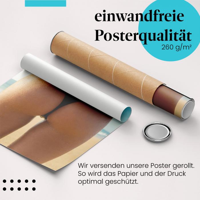 Preview: Junge Frau am Strand in schwarzer Bikinihose | Postereck 1719