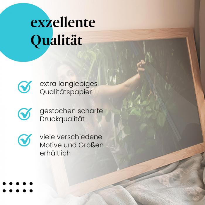 Preview: Tropisches Abenteuer: Frau im Regenwald | Postereck 0058