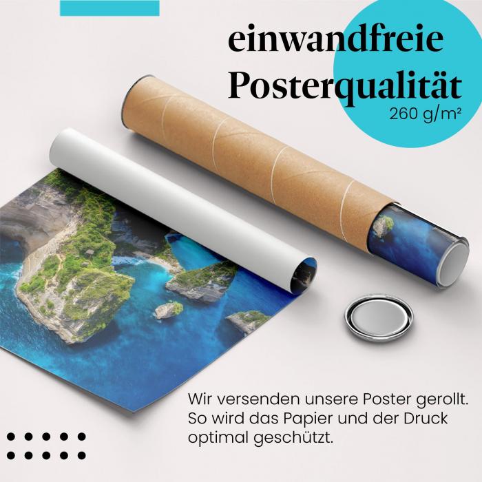 Gerolltes Poster "Kelingking Beach". Paradiesisches Reiseziel, sicher verpackt.