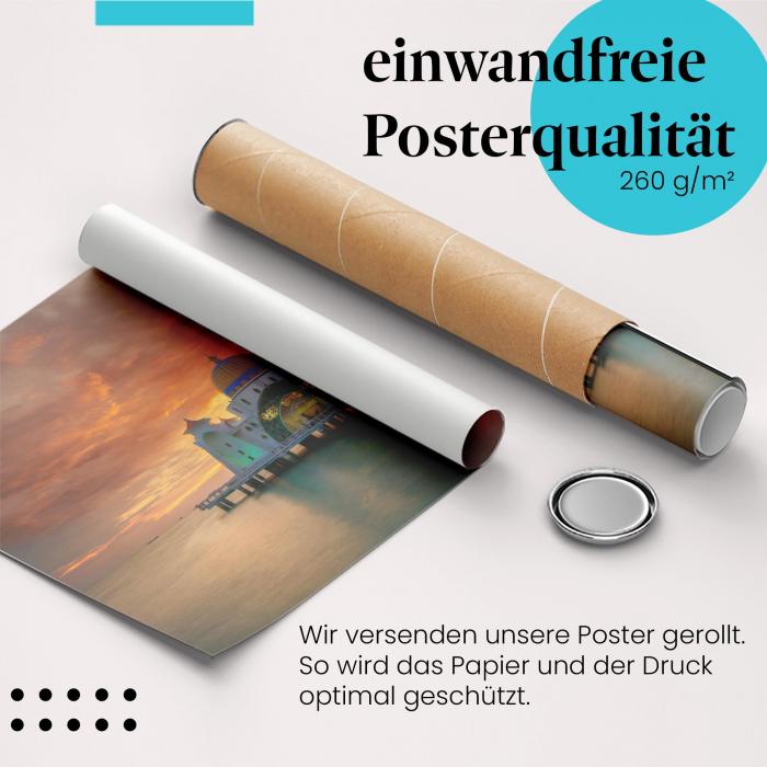 Gerolltes Poster "Moschee am Wasser". Glaube & Schönheit, sicher verpackt.