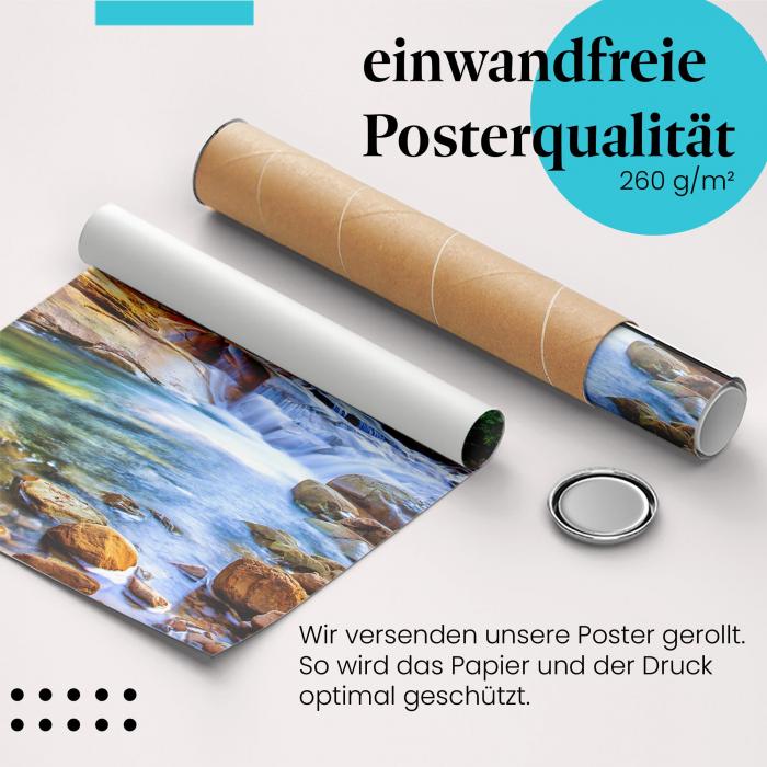 "Wasserfall im Wald": Gerolltes Poster, zauberhaft.