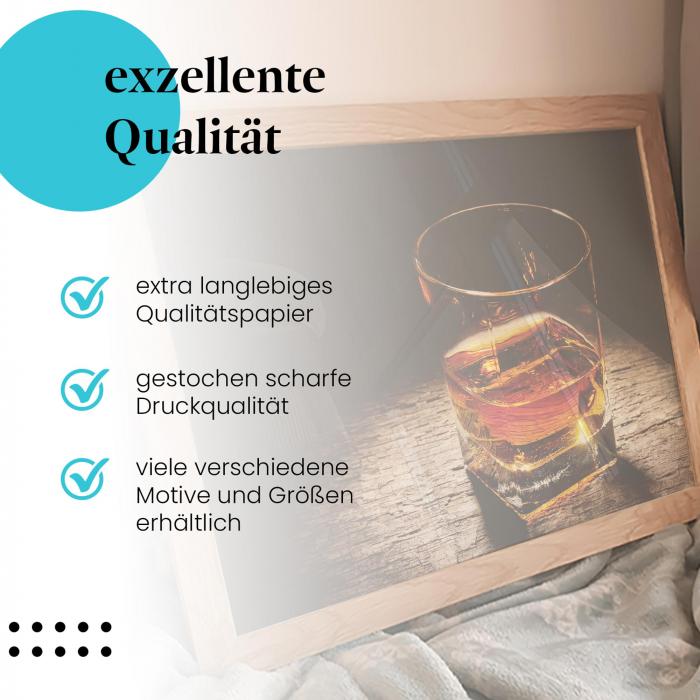 Gerahmtes Bild "Whiskey". Getränkefotografie, Holztisch, stimmungsvoll.