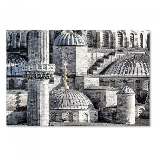 Nahaufnahme der kunstvollen Architektur der Blauen Moschee in Istanbul. Nahaufnahme der kunstvollen Architektur der Blauen Moschee in Istanbul.