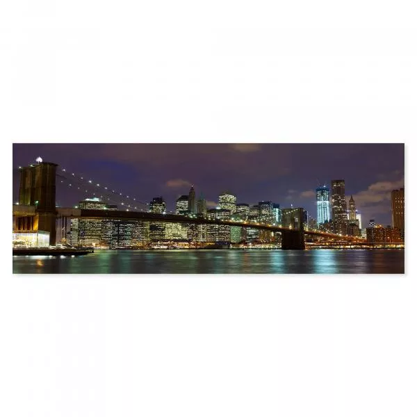 Funkelnde Lichter der Skyline von New York City bei Nacht, mit der imposanten Brooklyn Bridge im Vordergrund. Funkelnde Lichter der Skyline von New York City bei Nacht, mit der imposanten Brooklyn Bridge im Vordergrund.
