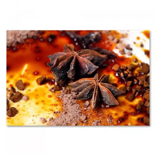Nahaufnahme: Gewürze - Sternanis, Kaffeebohnen, Kakaopulver - Farben & Texturen. Nahaufnahme: Gewürze - Sternanis, Kaffeebohnen, Kakaopulver - Farben & Texturen.