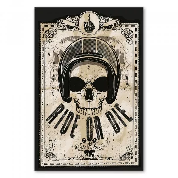 Totenkopf mit Helm & "Ride or Die" im Vintage-Rahmen - Motorrad-Design. Totenkopf mit Helm & "Ride or Die" im Vintage-Rahmen - Motorrad-Design.