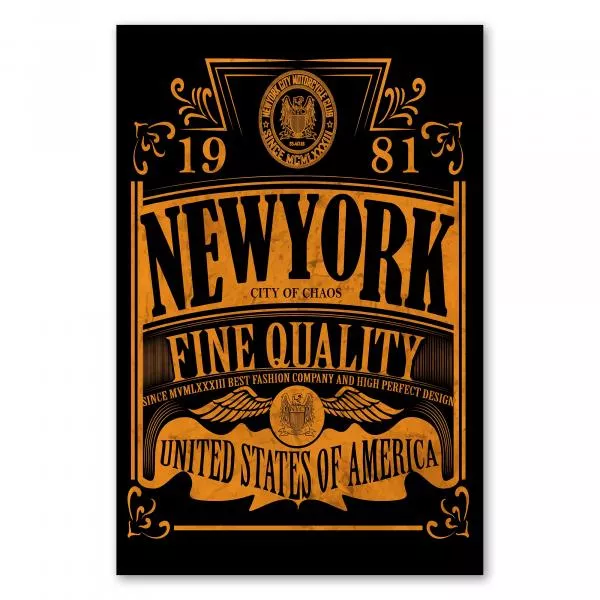 "New York City - City of Chaos - Fine Quality" - ein Vintage-Emblem mit Adler und Freiheitsstatue im amerikanischen Stil. "New York City - City of Chaos - Fine Quality" - ein Vintage-Emblem mit Adler und Freiheitsstatue im amerikanischen Stil.