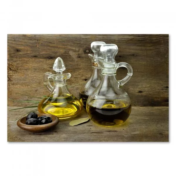 Olivenöl und Balsamico-Essig in Glasflaschen - ein Motiv für alle Genussmenschen. Olivenöl und Balsamico-Essig in Glasflaschen - ein Motiv für alle Genussmenschen.