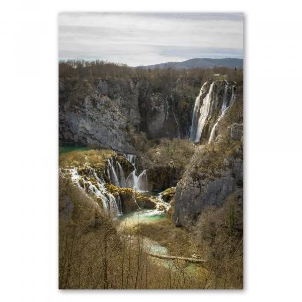 Plitvicer Seen in Kroatien, atemberaubende Wasserfälle und unberührte Natur, ein Paradies für Naturliebhaber. Plitvicer Seen in Kroatien, atemberaubende Wasserfälle und unberührte Natur, ein Paradies für Naturliebhaber.