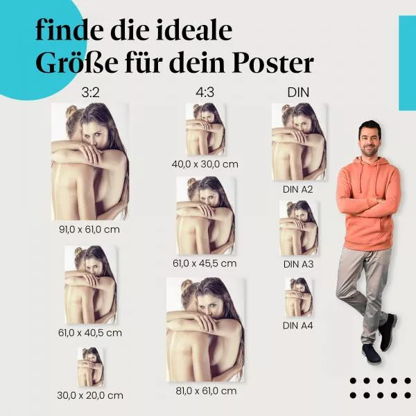 Liebevolle Umarmung im Seitblick | Postereck 3060 Liebevolle Umarmung im Seitblick | Postereck 3060