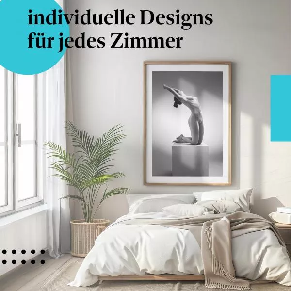 Elegant kniende Frau auf Würfel | Postereck 3090 Elegant kniende Frau auf Würfel | Postereck 3090