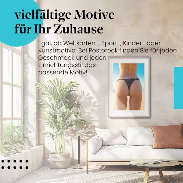 Junge Frau am Strand in schwarzer Bikinihose | Postereck 1719 Junge Frau am Strand in schwarzer Bikinihose | Postereck 1719