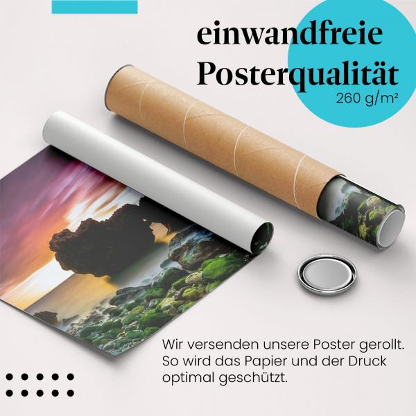 Gerolltes Poster "Felsen im Meer", Sonnenuntergang.