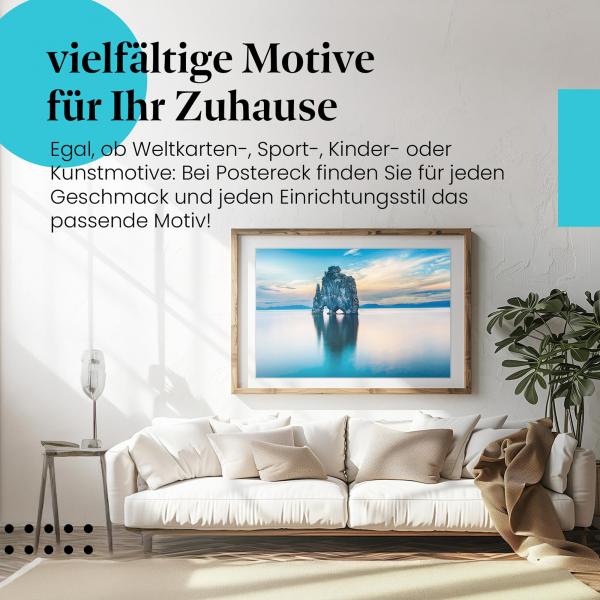 Stylisches Leinwandbild: Mystischer Felsen im Meer bei Sonnenuntergang - Island Naturfotografie.