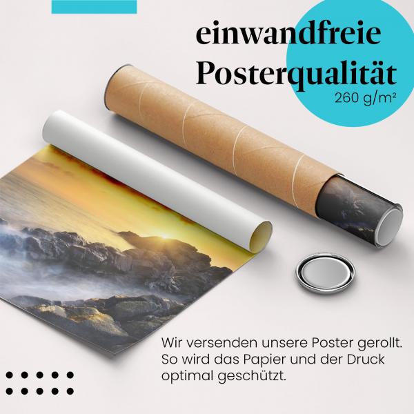 Gerolltes Poster "Sonnenuntergang an der Küste". Meereslandschaft, sicher verpackt.