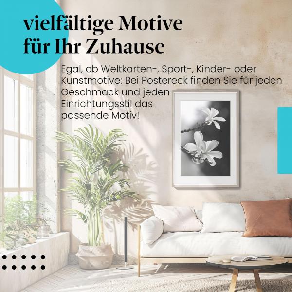 Leinwandbild "Zarte Eleganz: Frangipaniblüten in Schwarzweiß". Wanddeko für alle, die minimalistische Kunst lieben.
