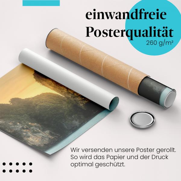 Gerolltes Poster "Felsen & Meer" - Paradiesische Küste, sicher verpackt.