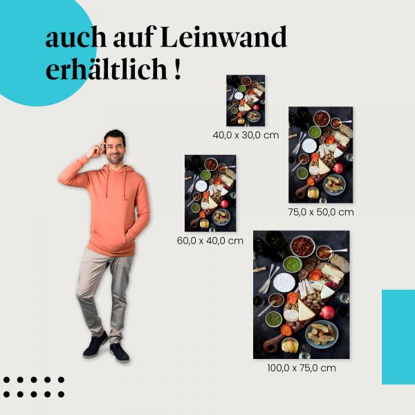 Käseplatte: Leinwandbild. Käse, Trauben, Nüsse.