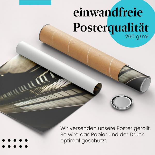 Gerolltes Poster "Flügel im Licht". Musiksaal.