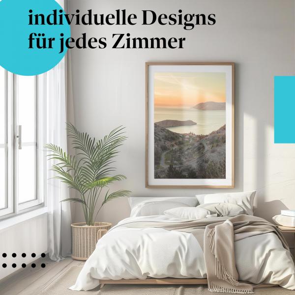 Schlafzimmer Deko: Minimalistisches Zimmer mit "Sonnenuntergang über Adria" Poster. Romantische Wanddeko.
