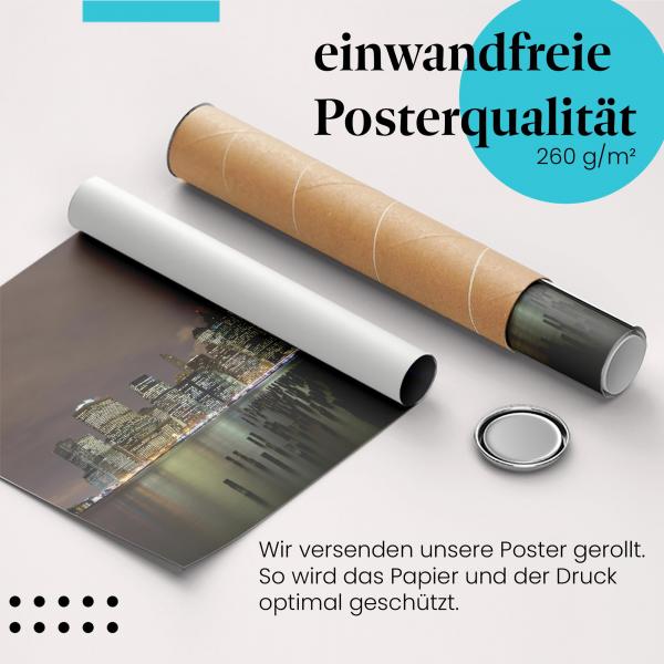 Gerolltes Poster "Manhattan bei Nacht". Beeindruckende Stadtansicht, sicher verpackt.